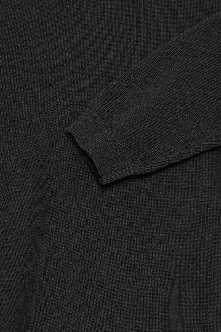 Ihadele Sweater
