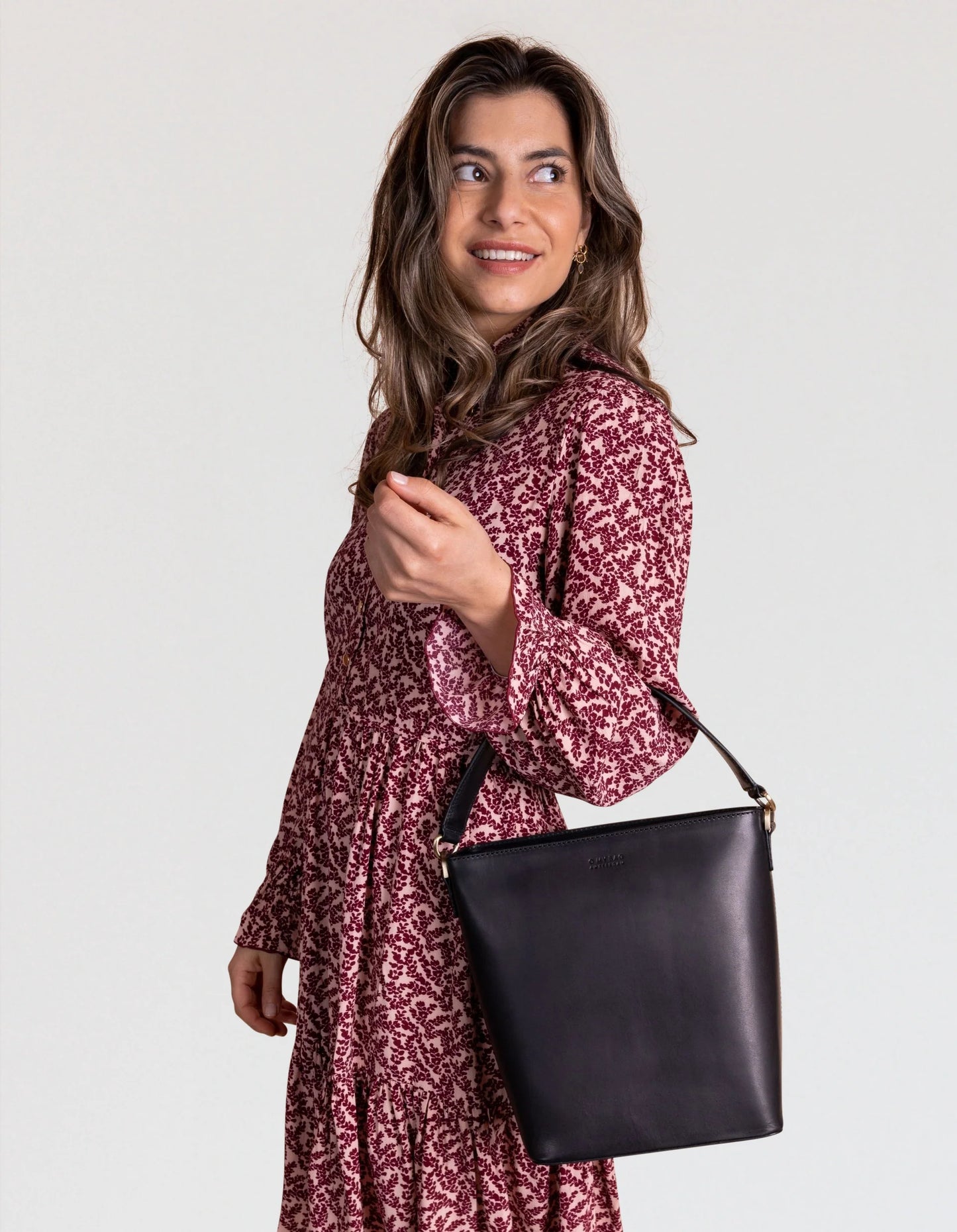 Bobbi Bucket Bag Maxi Black