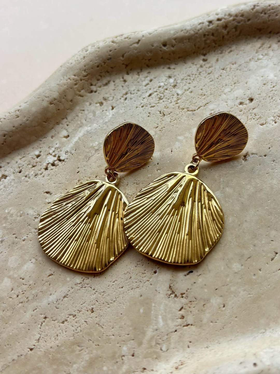 Wauw Earring Shell