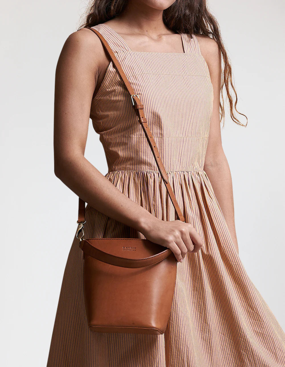 Bobbi Bucket Bag Cognac