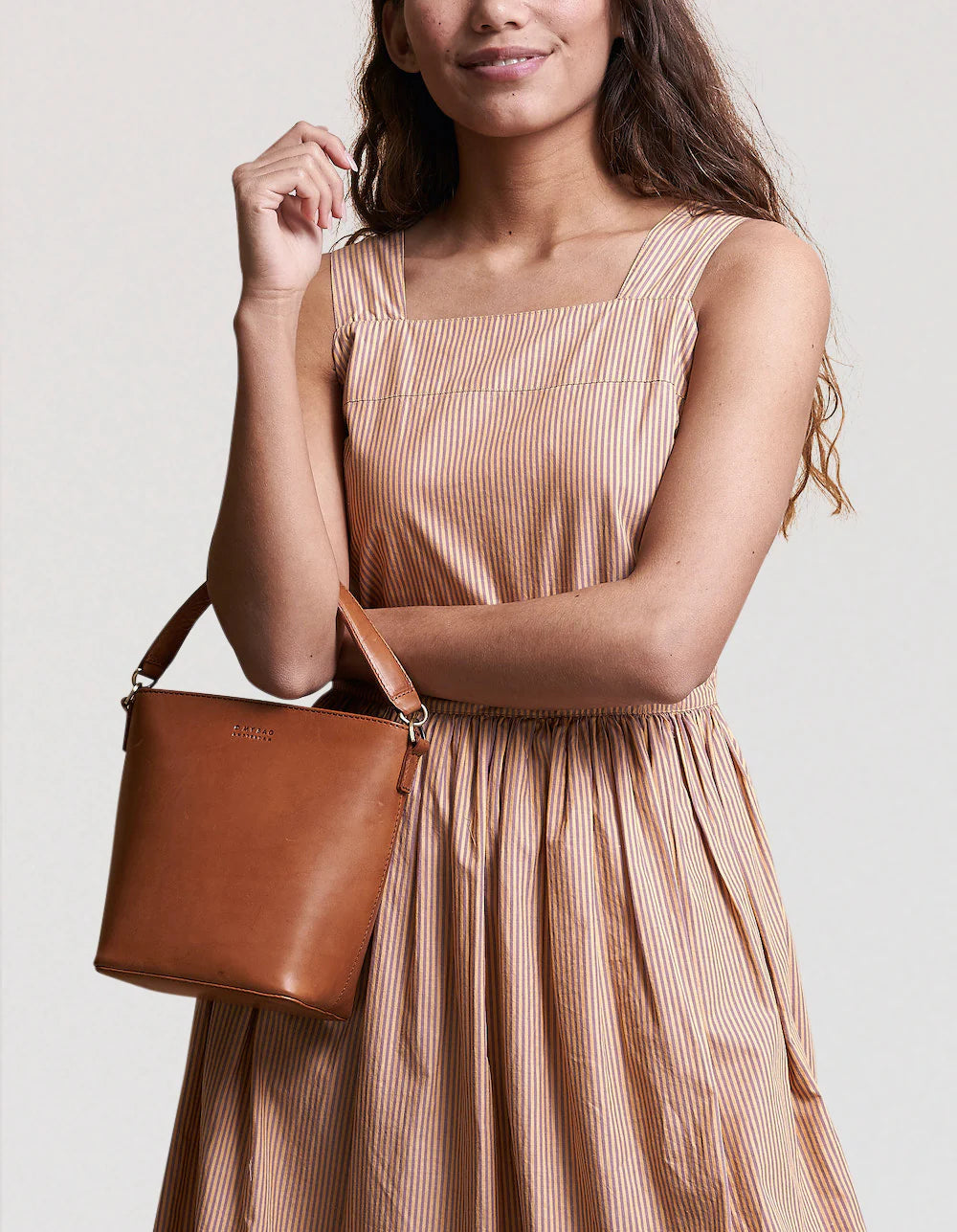 Bobbi Bucket Bag Cognac