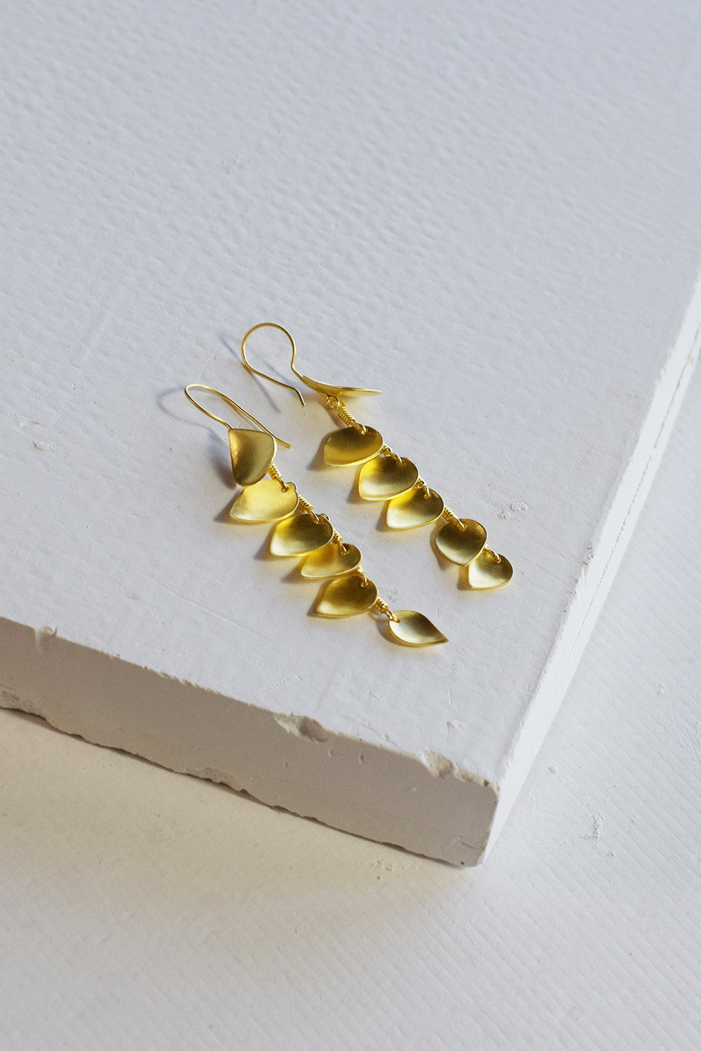 Earring PD leaves string gold